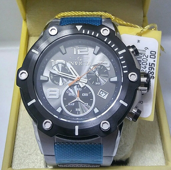 Big sale (FIRM PRICE)New Invicta Carbon